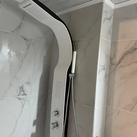 Apartment Jordans 3 *